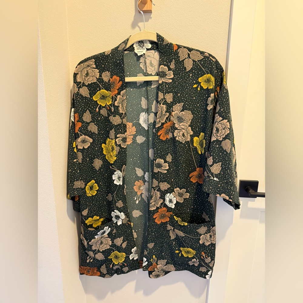 Floral kimono with pockets. Size S, Brand Garage